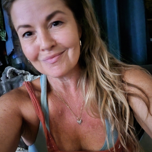 Meet your Posher - Picture 6 of 16